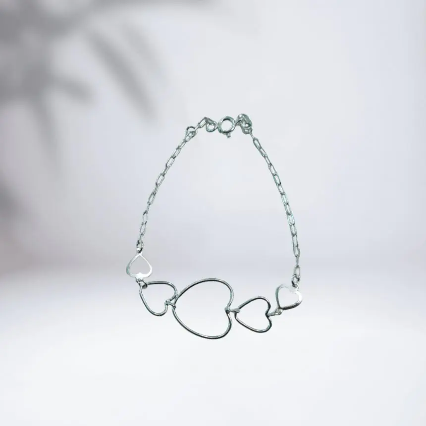 Pulseira corações vazados