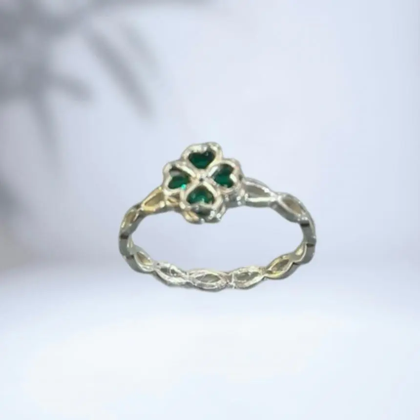 Anel trevo zirconia  verde