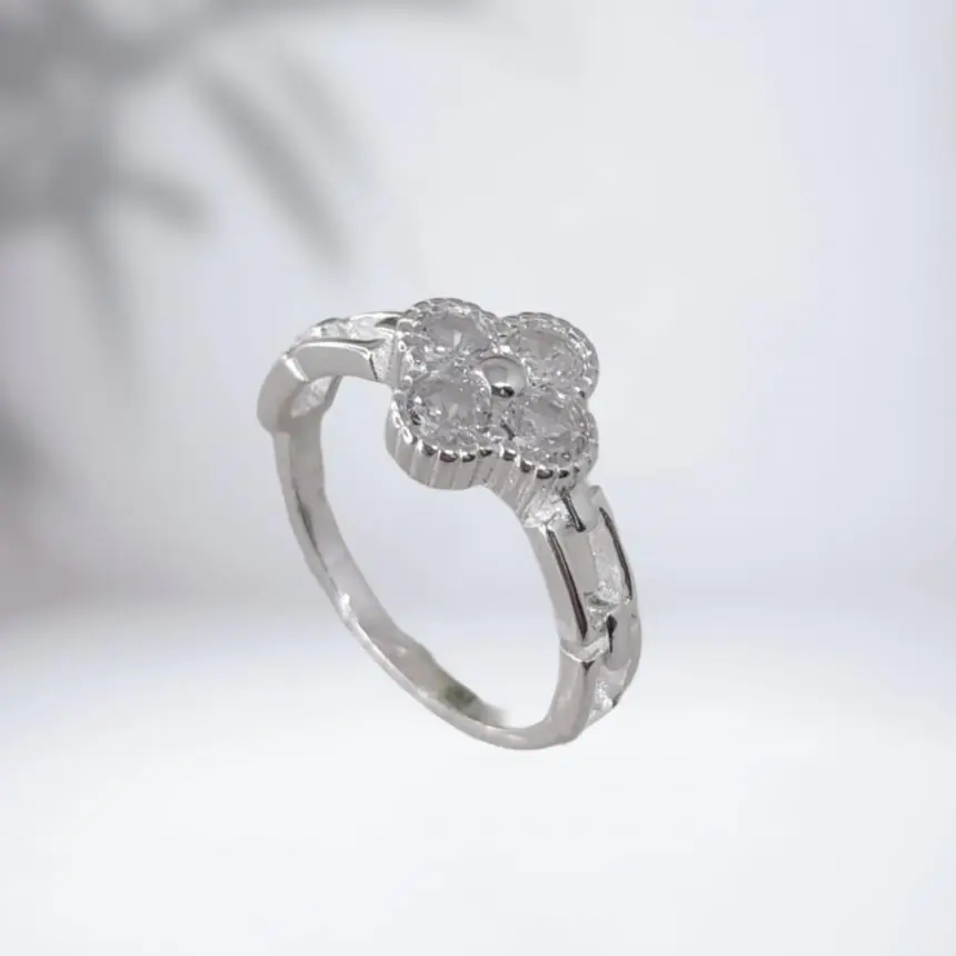 Anel trevo zirconia lateral