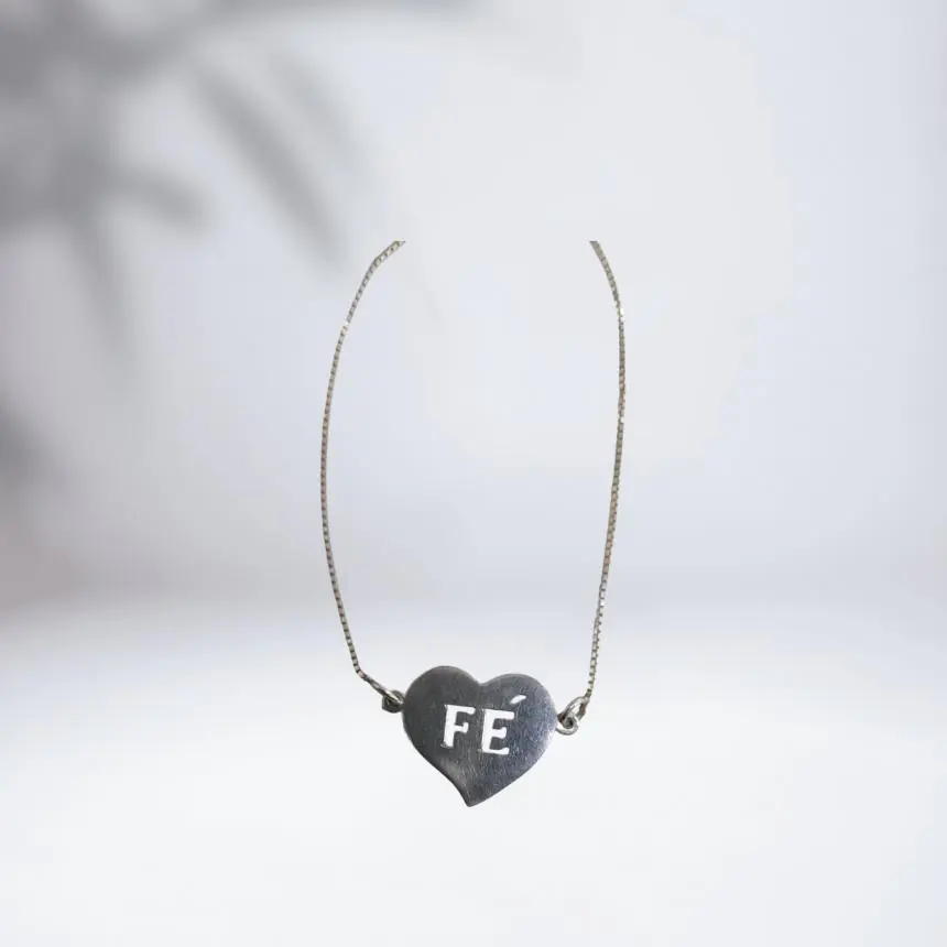 Pulseira coração vazado Fé