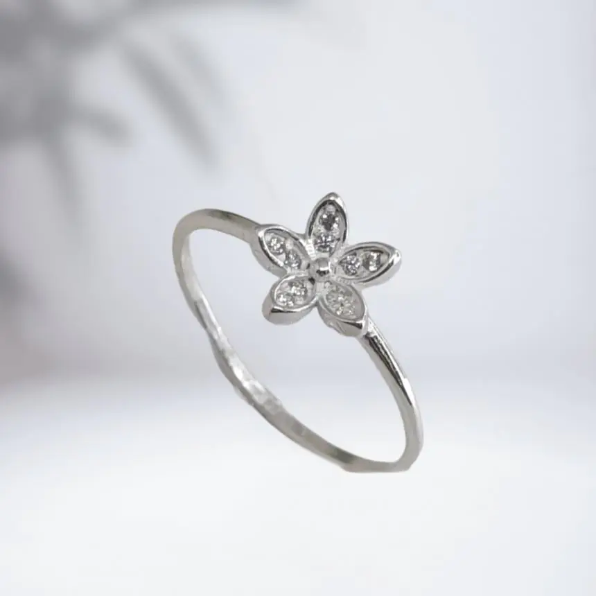 Anel florzinha miolo em zirconia