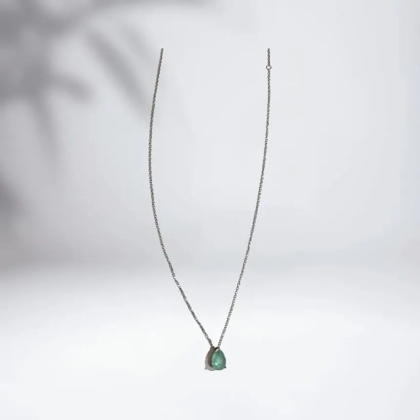 Colar gota verde fusion