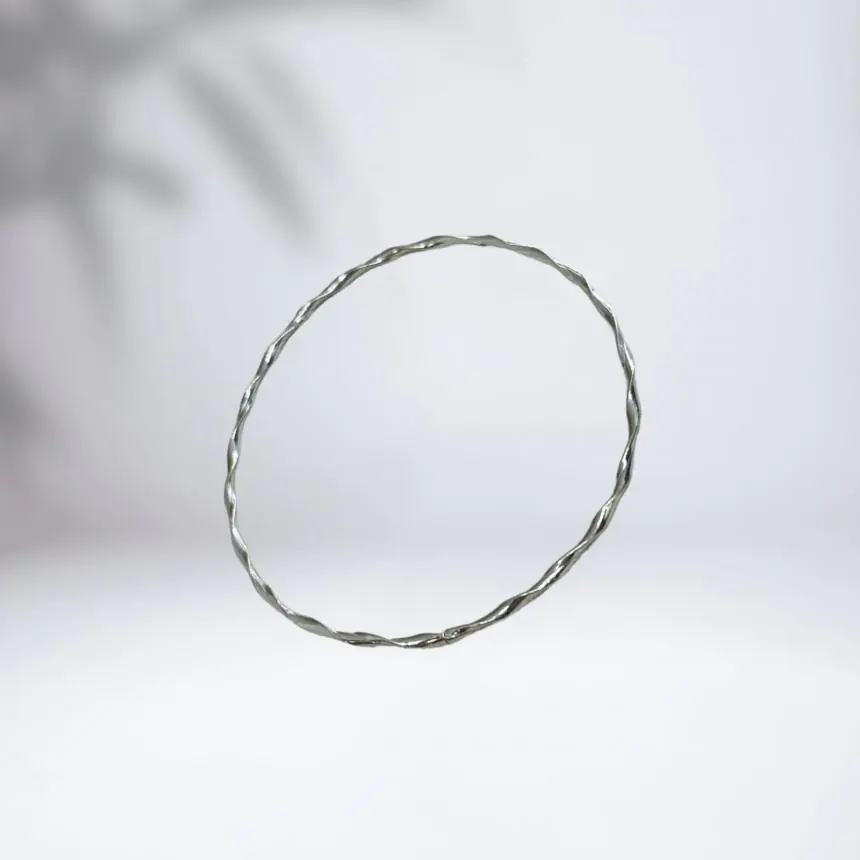 Pulseira aro torcido fino  sem fecho