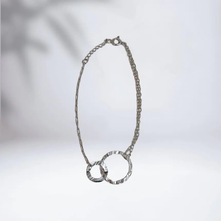 Pulseira dois elos vazados martelado prata branca