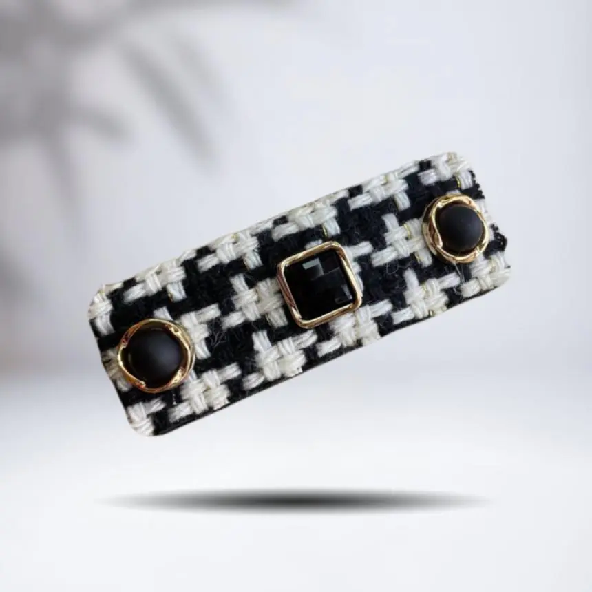 Tictac retangular tweed preto e branco aplicação chaton