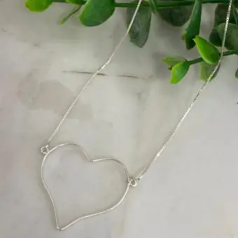 Colar coração G vazado liso