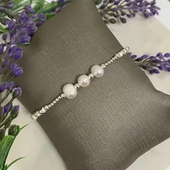 Pulseira pérola intercalada bola prata
