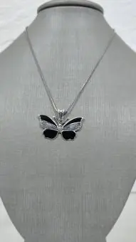 PINGENTE BORBOLETA ÔNIX TRABALHADA