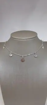 Choker Medalhas e Pontos de Luz