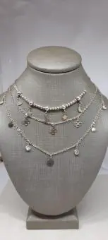 Choker Medalhas e Pontos de Luz