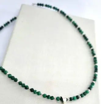 Colar Pedras Naturais em Tons de Verde