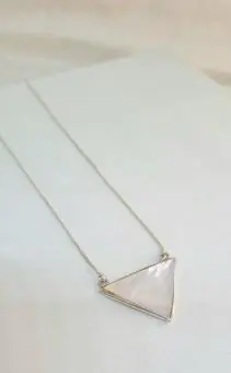 Colar Madrepérola Triangular