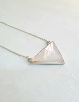 Colar Madrepérola Triangular