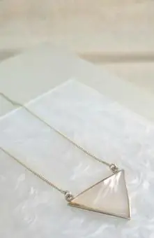 Colar Madrepérola Triangular
