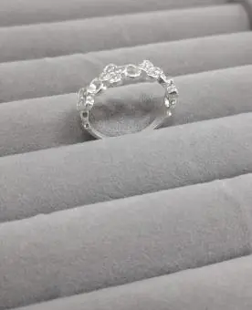 Anel  Trevo Zirconia