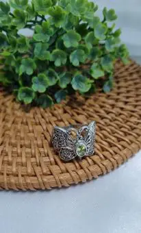 Anel Bali borboleta com Pedra Peridoto