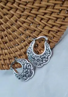 Brinco argola Floral Eletroformação