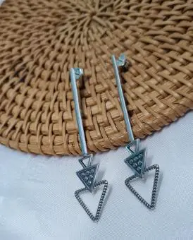 Brinco Pino Logo Triangular Bali