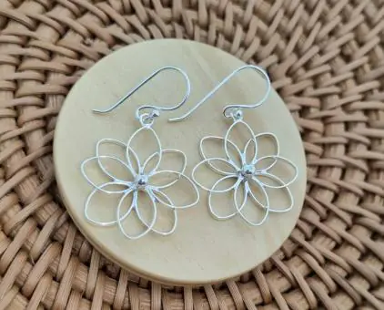 Brinco Flor Vazado