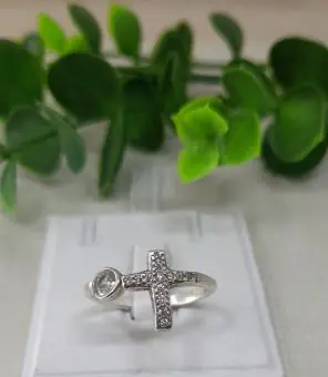 Anel cruz cravejado zirconia