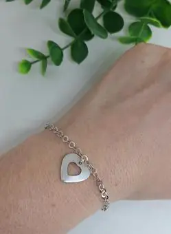 Pulseira coração vazado