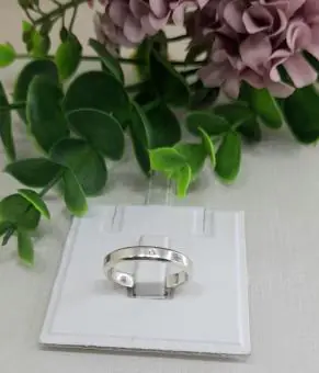 Aliança reta com ponto luz zirconia 1,8mm