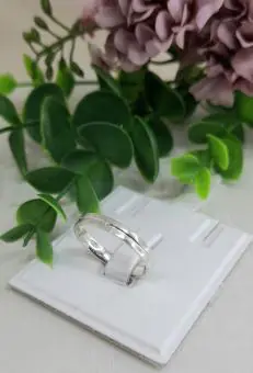 Aliança reta com linha ponto luz zirconia 3mm