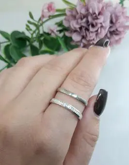 Conjunto aliança zirconia e lisa abaulada
