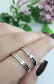 Conjunto aliança reta ponto luz zirconia e lisa