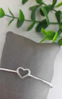 Pulseira aro coração vazado