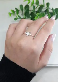 Anel florzinha miolo em zirconia