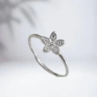 Anel florzinha miolo em zirconia - Código 1681