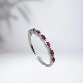 Anel meia aliança cravejado zirconia pink - Código 1682