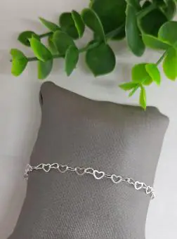Pulseira lisa coraçoes vazados