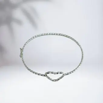 Pulseira aro torcido coração vazado
