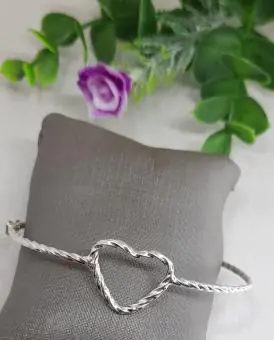 Pulseira aro torcido coração vazado