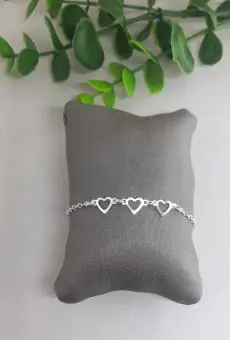 Pulseira tres coração vazado