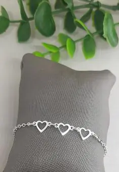 Pulseira tres coração vazado