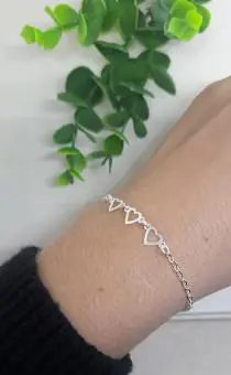Pulseira tres coração vazado