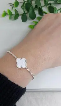 Pulseira trevo madreperola grande resinado