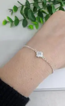 Pulseira trevo cheio