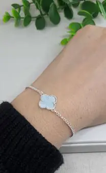 Pulseira trevo azul bebe