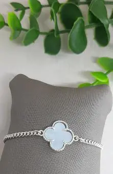 Pulseira trevo azul bebe