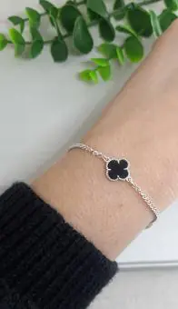 Pulseira trevo madreperola onix
