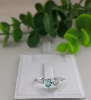 Anel coração duplo verde com zirconia