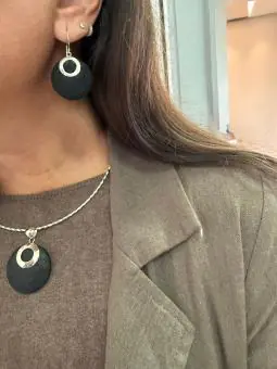 Conjunto pedra vulcânica brinco e pingente