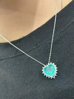 Corrente coração zirconia verde agua