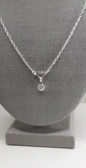 Colar coração vazado com bolinha zirconia