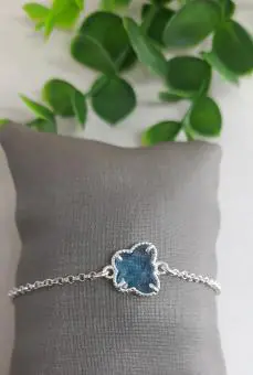 Pulseira borboleta cristal azul claro