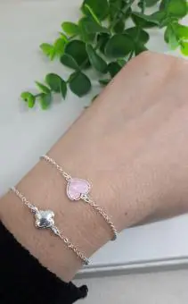 Pulseira coração rosa bebe